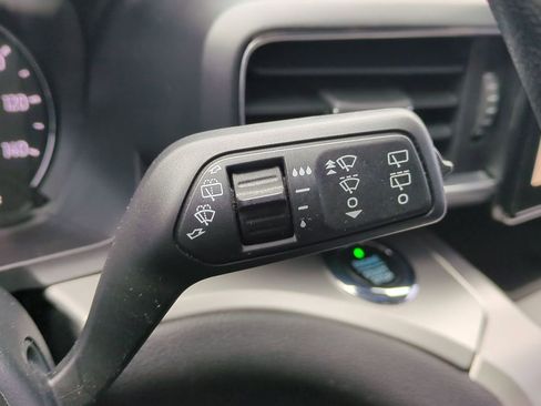 Certified 2021 Ford Explorer XLT w/ Equipment Group 202A image 30