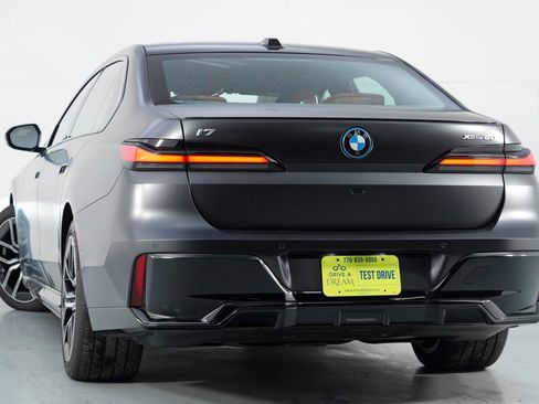 Used 2023 BMW i7 xDrive60 image 6