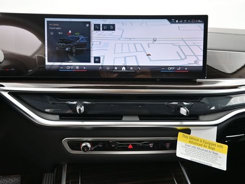New 2026 BMW X7 xDrive40i w/ Premium Package AWD/4WD image 11