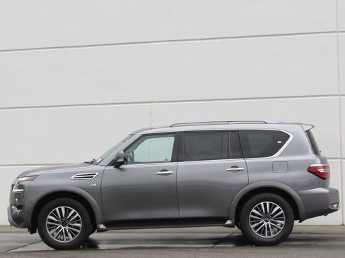 Used 2022 Nissan Armada SL w/ Captain's Chairs Package image 4