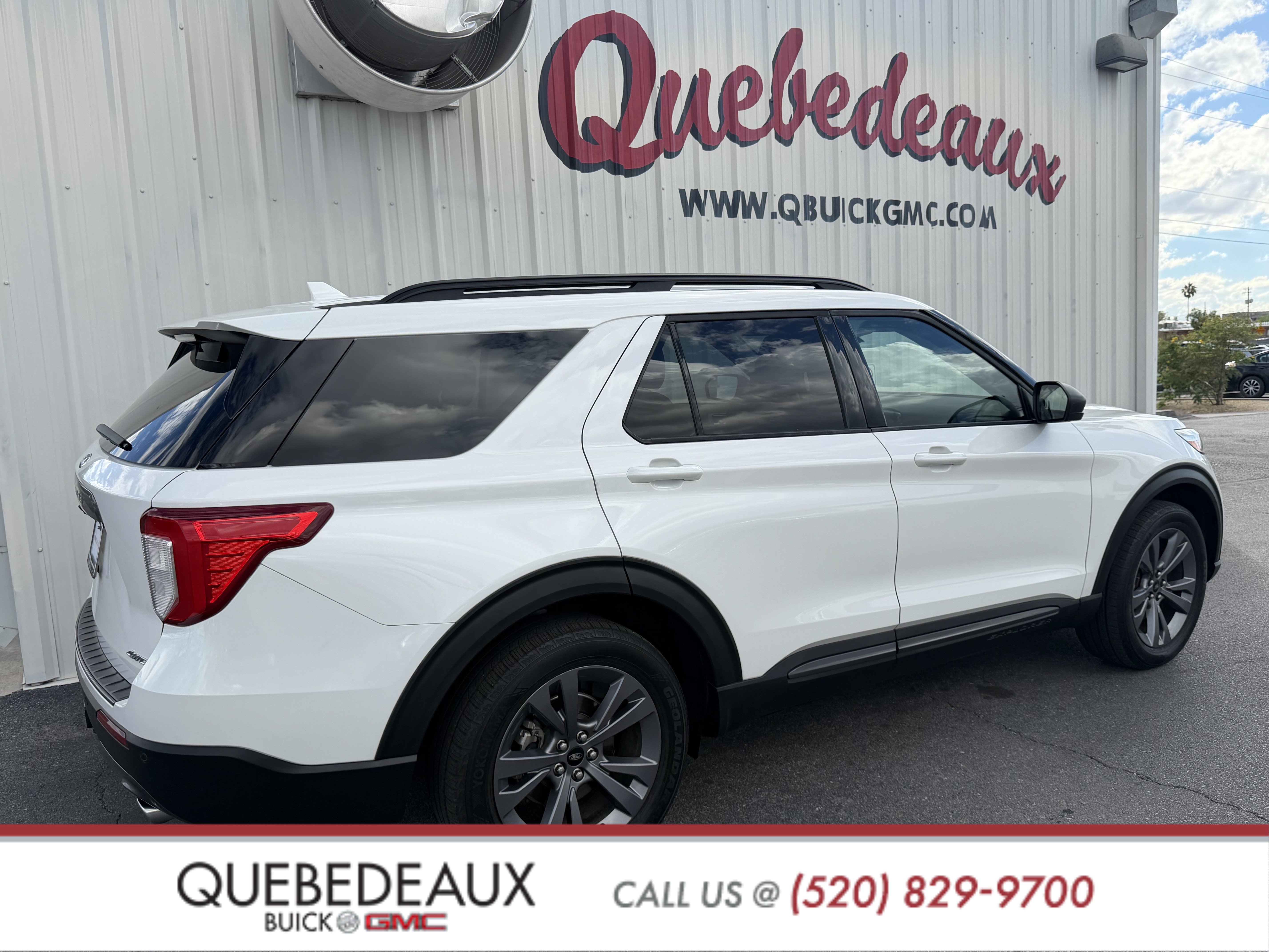 Used 2021 Ford Explorer XLT w/ Equipment Group 202A AWD/4WD image 4