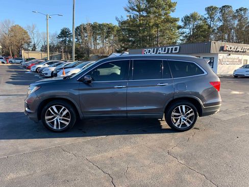 Used 2016 Honda Pilot Touring image 11
