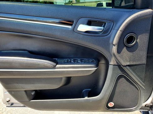 Used 2018 Chrysler 300 S w/ 300S Premium Group image 28