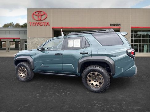 Certified 2025 Toyota 4Runner Trailhunter AWD/4WD image 5