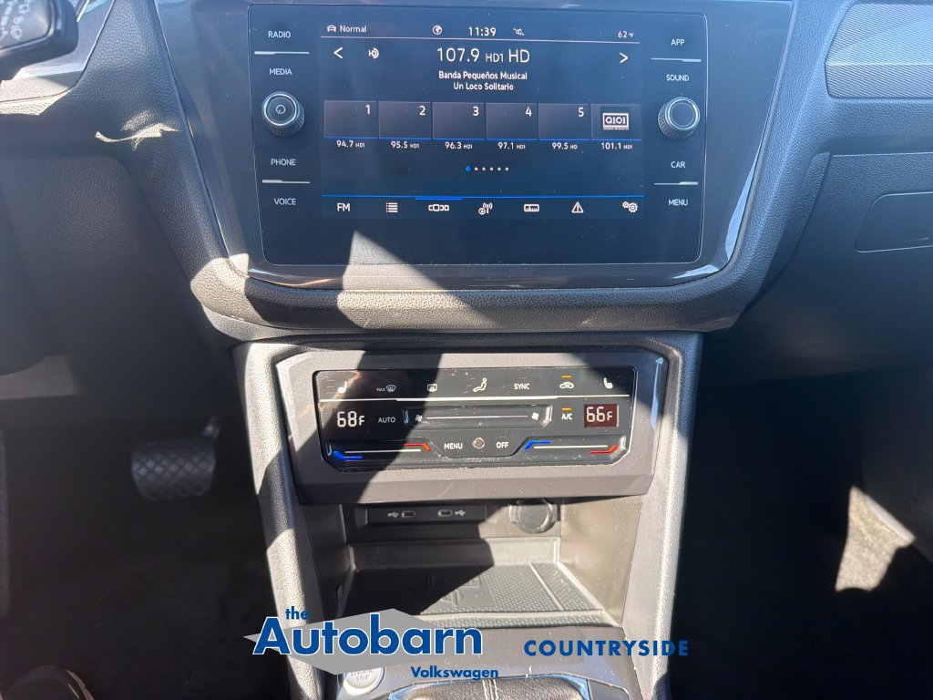 Certified 2023 Volkswagen Tiguan SE w/ Panoramic Sunroof Package AWD/4WD image 15