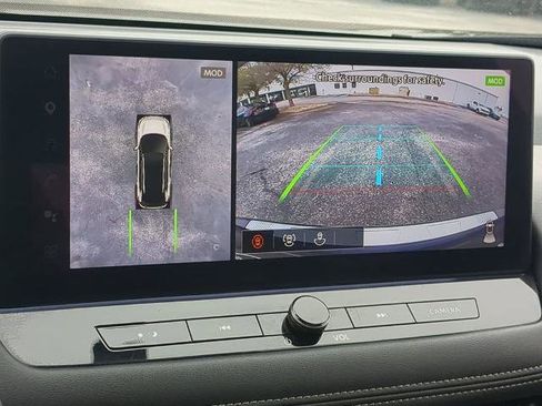 Certified 2025 Nissan Rogue Platinum image 21