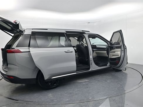 Certified 2024 Kia Carnival SX Prestige image 54