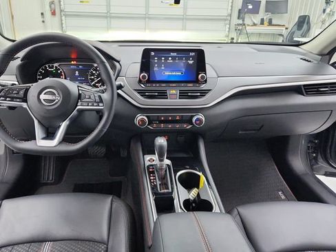 Used 2025 Nissan Altima 2.5 SR FWD image 23