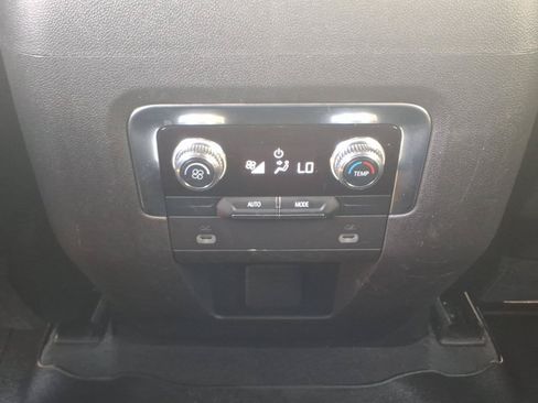 Used 2021 GMC Yukon SLE w/ Gmc Pro Safety Plus Package AWD/4WD image 18