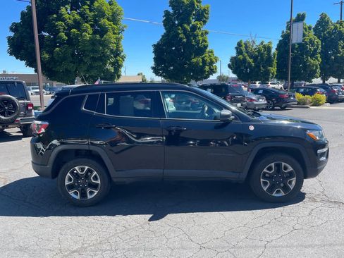 Used 2018 Jeep Compass Trailhawk w/ Leather Interior Group AWD/4WD image 6