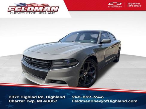 Used 2017 Dodge Charger SXT w/ Rallye Group RWD image 1
