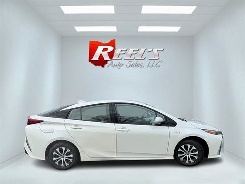 Used 2020 Toyota Prius Prime LE image 22