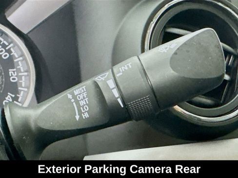 Used 2018 Toyota Tacoma SR5 AWD/4WD image 14