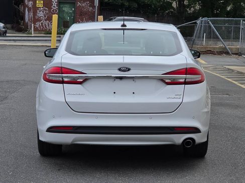 Used 2017 Ford Fusion SE FWD image 6
