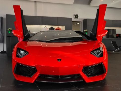Used 2015 Lamborghini Aventador LP 700-4 AWD/4WD image 3