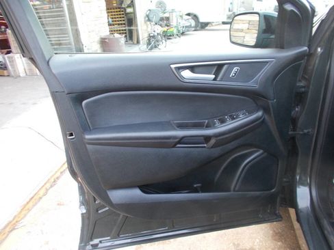 Used 2022 Ford Edge SE w/ Black Appearance Package AWD/4WD image 10