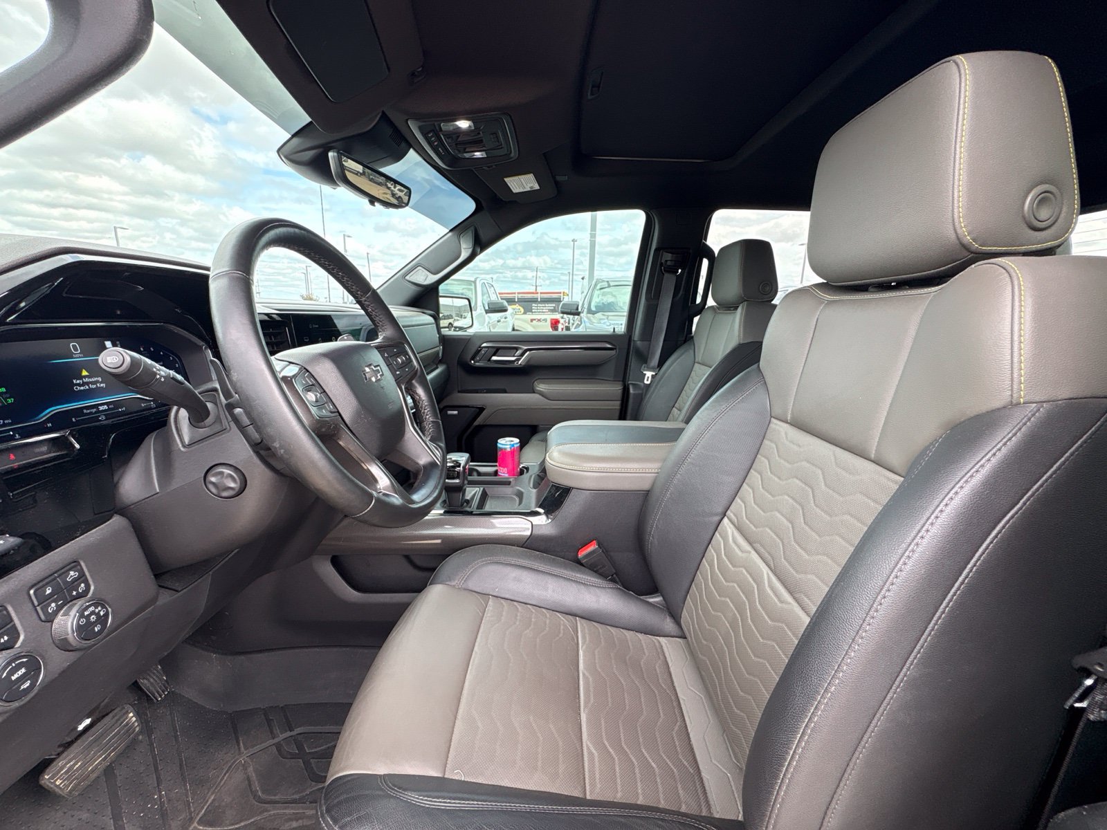 Used 2023 Chevrolet Silverado 1500 ZR2 w/ Technology Package AWD/4WD image 5