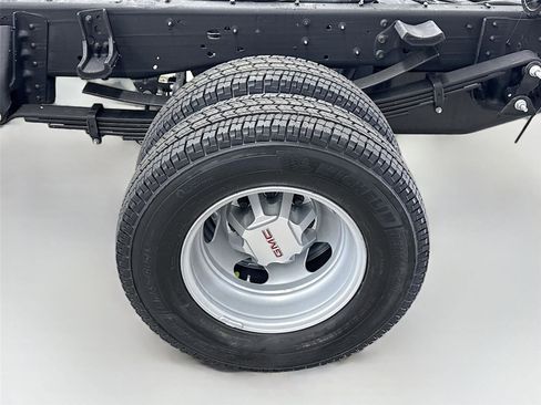 New 2026 GMC Sierra 3500 Pro w/ Convenience Package image 18