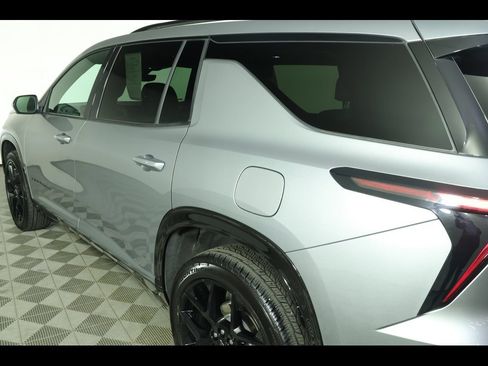 Used 2024 Chevrolet Traverse RS w/ LPO, Floor Liner Package image 20