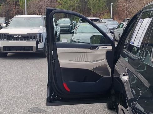 Used 2024 Hyundai Palisade Calligraphy image 15