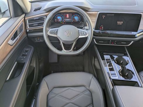 New 2026 Volkswagen Atlas SE FWD image 17