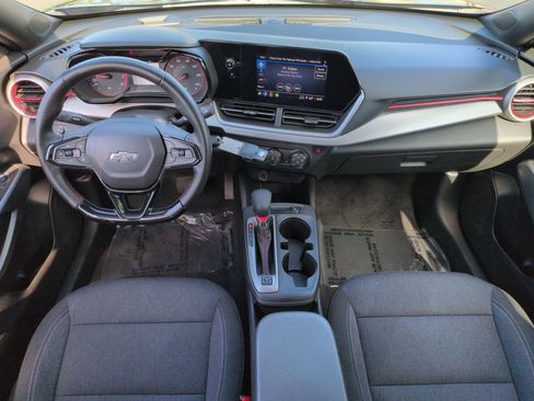 Used 2024 Chevrolet Trax RS FWD image 27