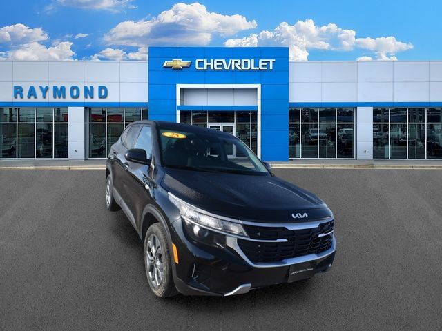 Used 2025 Kia Seltos LX AWD/4WD image 9