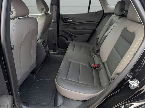 New 2026 Chevrolet Trax ACTIV w/ Sunroof Package FWD image 27
