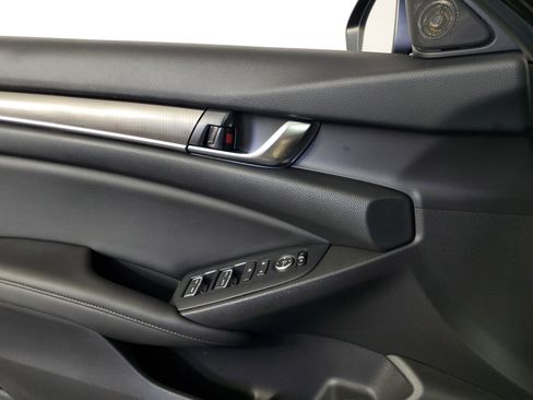 Used 2020 Honda Accord Sport image 25