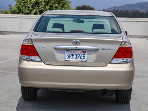 Used 2006 Toyota Camry LE FWD image 6