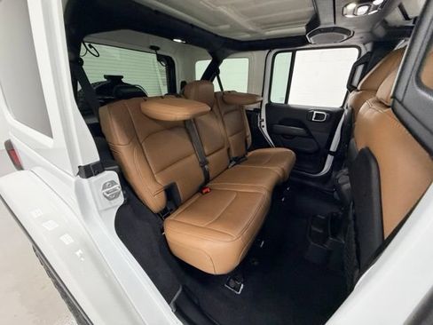 Used 2021 Jeep Wrangler Unlimited Rubicon AWD/4WD image 25