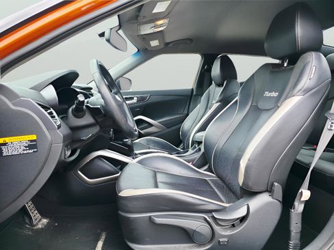 Used 2013 Hyundai Veloster Turbo image 11