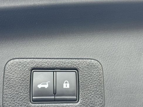 Used 2024 Nissan Armada Platinum w/ Captain's Chairs Package image 10