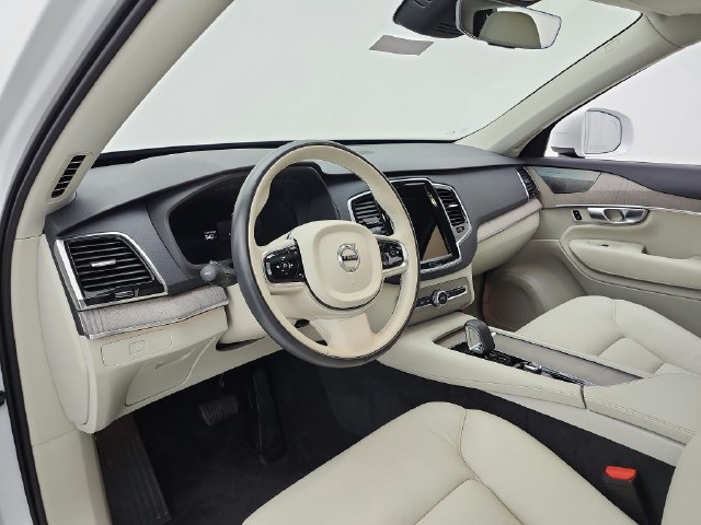 Used 2024 Volvo XC90 B6 Plus w/ Protection Package Premier AWD/4WD image 28