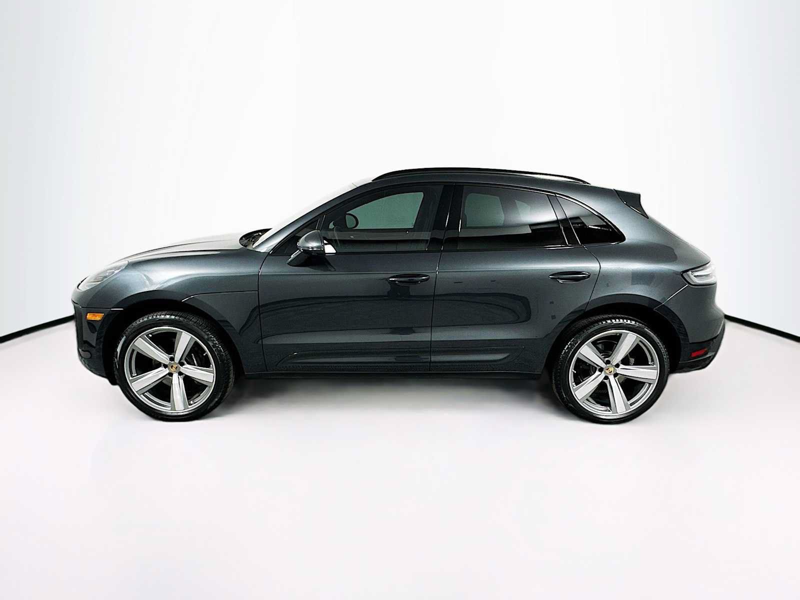 Certified 2026 Porsche Macan AWD/4WD image 2
