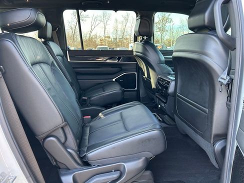 Used 2022 Jeep Wagoneer Series III w/ Premium Group I image 26