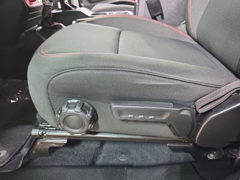 Used 2023 Jeep Wrangler Unlimited Rubicon w/ Xtreme Recon 35" Tire Package image 27