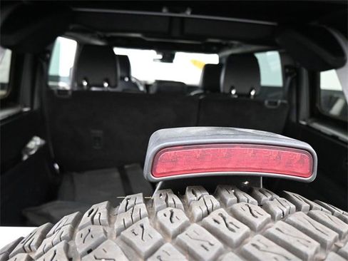 Used 2022 Ford Bronco Wildtrak image 28