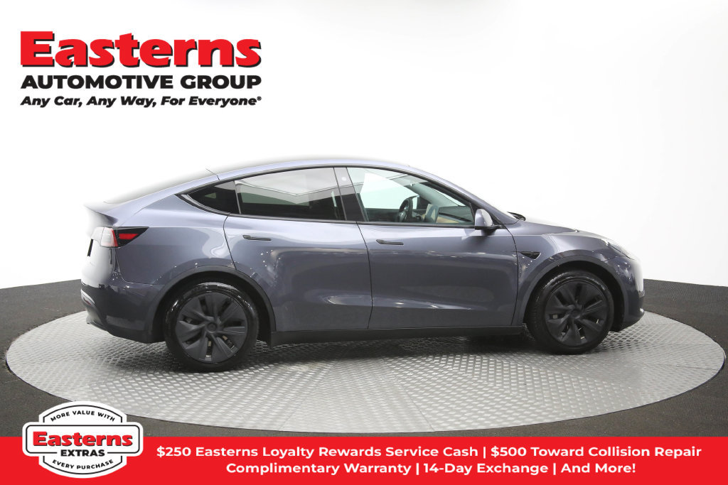 Used 2022 Tesla Model Y Long Range AWD/4WD image 39