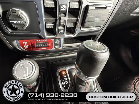 Used 2022 Jeep Gladiator Rubicon w/ LED Lighting Group AWD/4WD image 46