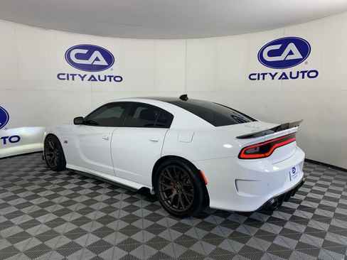 Used 2016 Dodge Charger R/T Scat Pack w/ Beats Audio Group RWD image 5