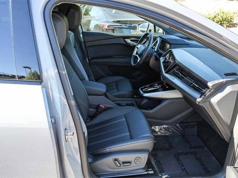 Used 2025 Audi Q4 e-tron Premium w/ Convenience Package image 18