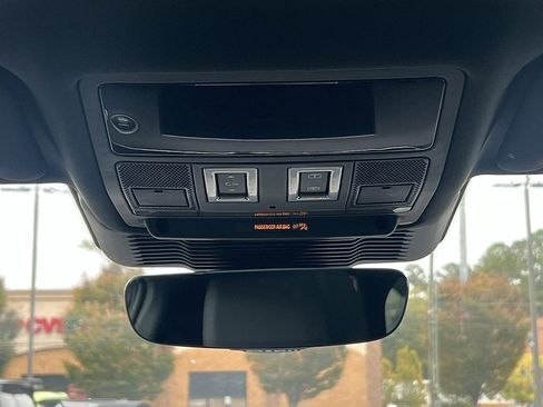 Used 2024 Land Rover Range Rover Evoque S image 40