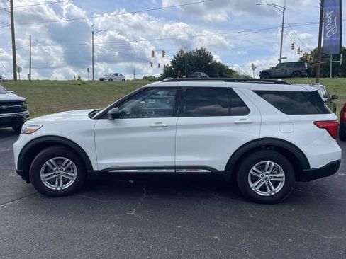 Certified 2024 Ford Explorer XLT RWD image 6