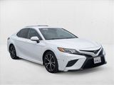 Used 2020 Toyota Camry SE image 3