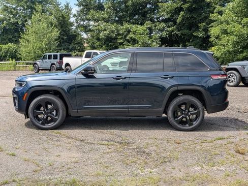 New 2026 Jeep Grand Cherokee Limited w/ Limited Altitude Package AWD/4WD image 6