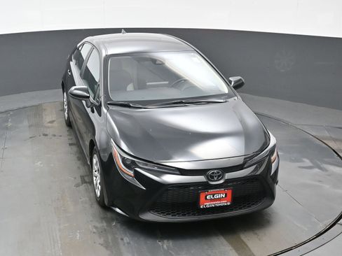 Used 2022 Toyota Corolla LE image 32