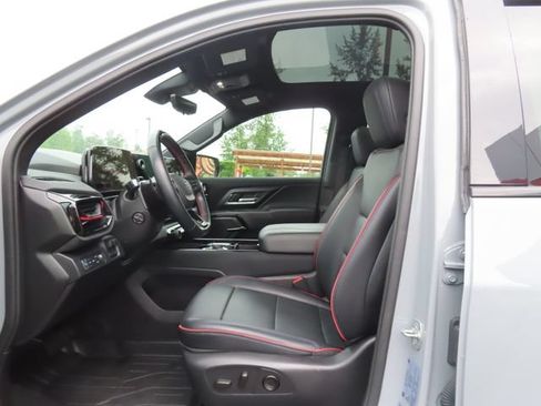 Certified 2025 Chevrolet Silverado EV RST AWD/4WD image 13