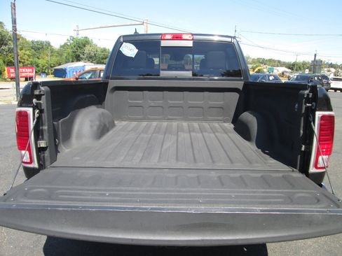 Used 2018 RAM 1500 Laramie w/ Convenience Group image 17