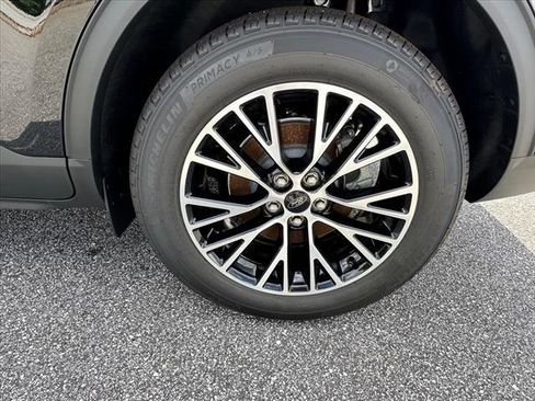 Used 2024 Ford Escape SE image 9